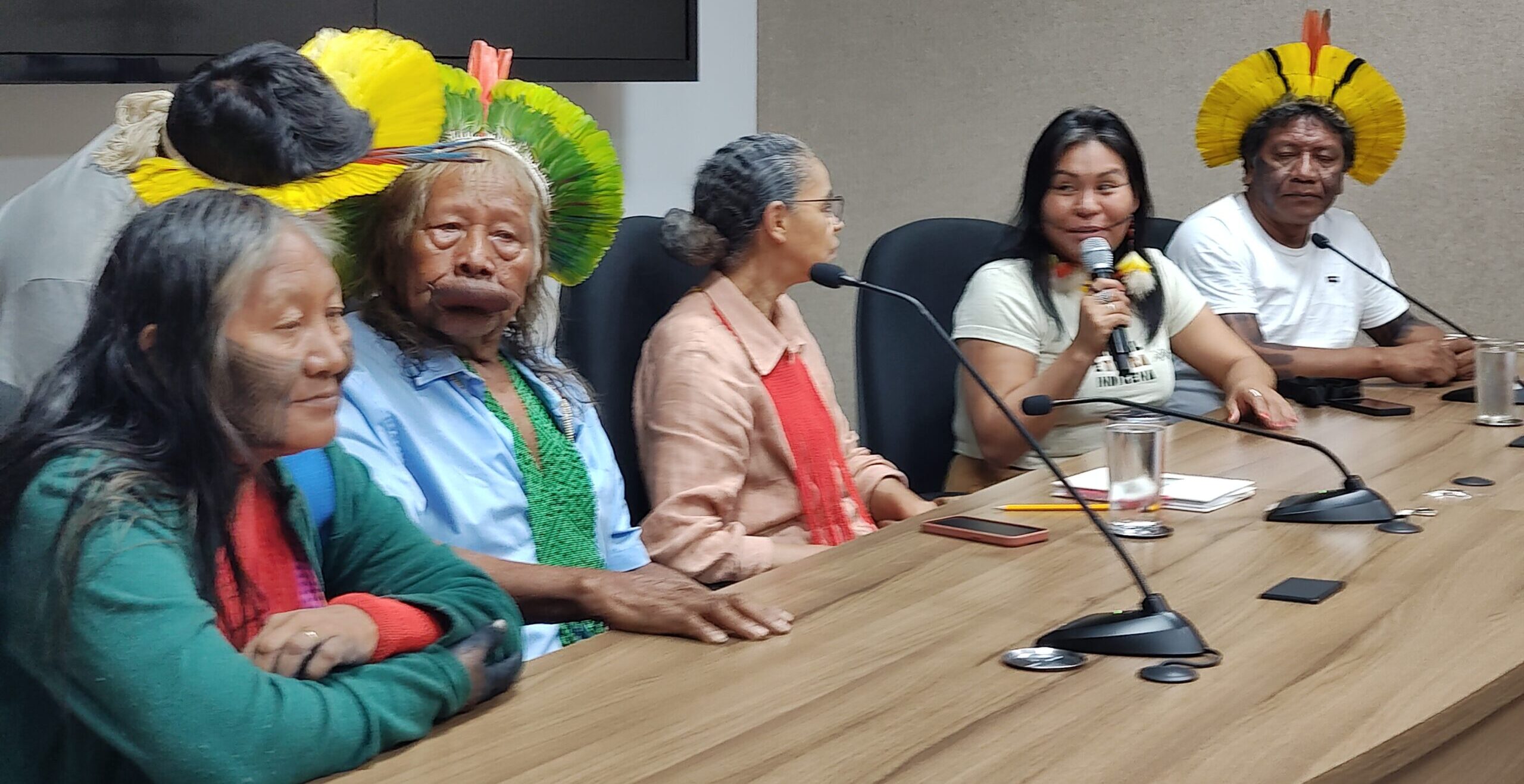 Ministra Marina Silva recebe povo Kayapó unido e é convidada para “Chamado Raoni” em julho