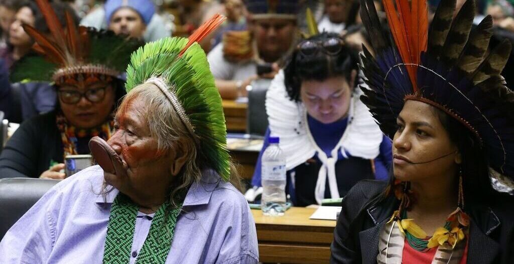 Acampamento Terra Livre de 2023 reúne indígenas dentro e fora do Congresso na luta por direitos